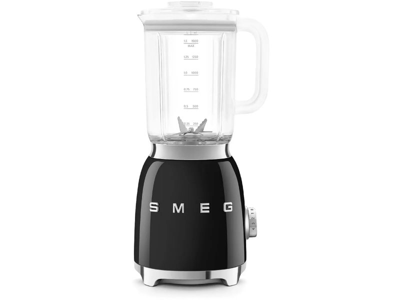 Smeg BLF03BLEU чёрный стационарный блендер — вид спереди, металлический корпус, прозрачный кувшин с мерной шкалой
