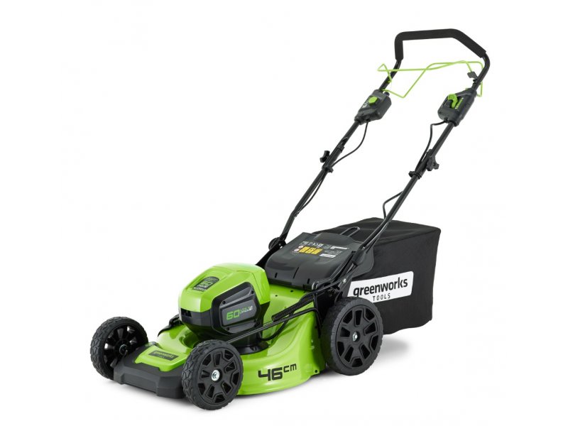 Greenworks GD60LM46SP самоходная аккумуляторная газонокосилка 46 см зелено-чёрного цвета вид спереди-сбоку