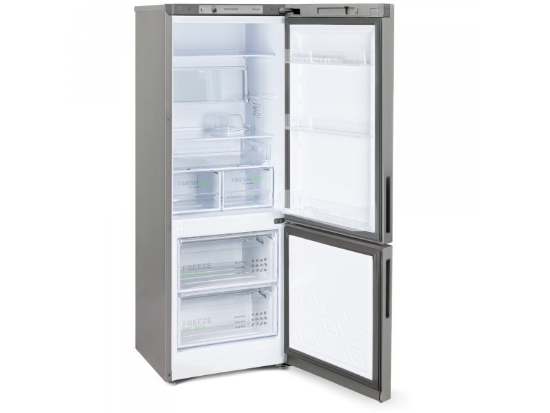 Бирюса B-M6134 — открытые двери, ящики FRESHBOX в холодильной части и FREEZE в морозильной камере