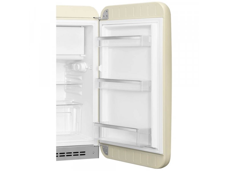 Smeg FAB10RCR6 организация хранения — расположение продуктов на стеклянных полках