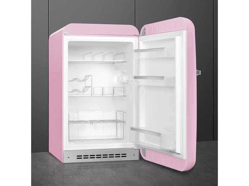 Smeg FAB10RPK6 — полный обзор внутреннего пространства: полки, ящик для овощей, отделения на двери
