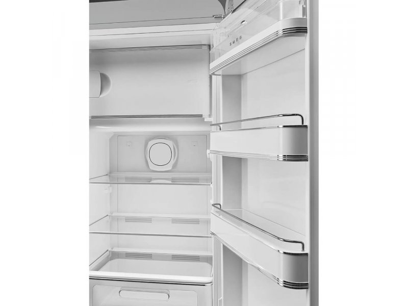 Smeg FAB28RSV6 внутри три стеклянные полки два ящика для овощей LED освещение 244 л