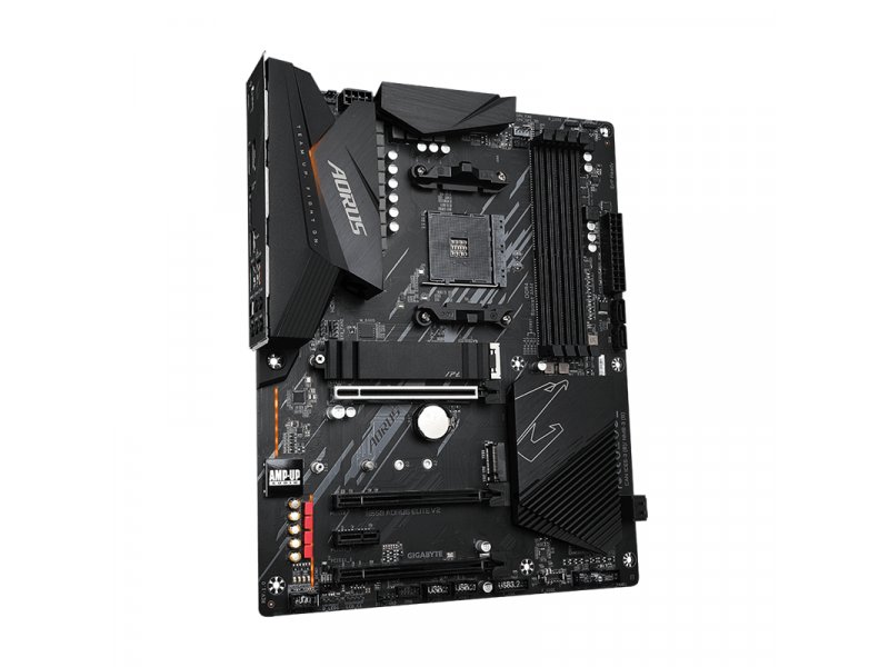 Gigabyte B550 Aorus Elite V2 вид под углом — радиатор VRM и брендинг AORUS