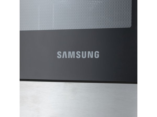 Samsung MG22M8074AT серебристый корпус с чёрным фасадом — дизайн встраиваемой микроволновки для кухонного гарнитура