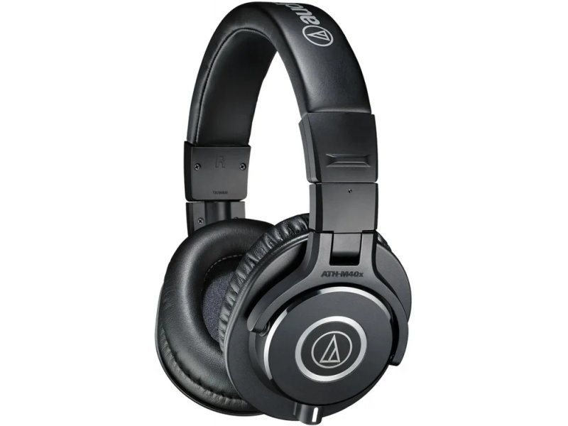 Audio-Technica ATH-M40X &mdash; вид спереди, закрытые студийные мониторные наушники на оголовье