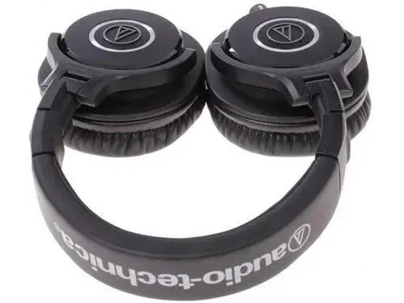 Audio-Technica ATH-M40X &mdash; амбушюры закрытого типа, охватывающие ухо