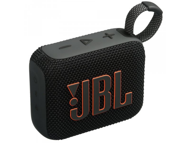 JBL Go 4 чёрная с оранжевым логотипом — вид в три четверти, текстильный корпус и ручка для переноски