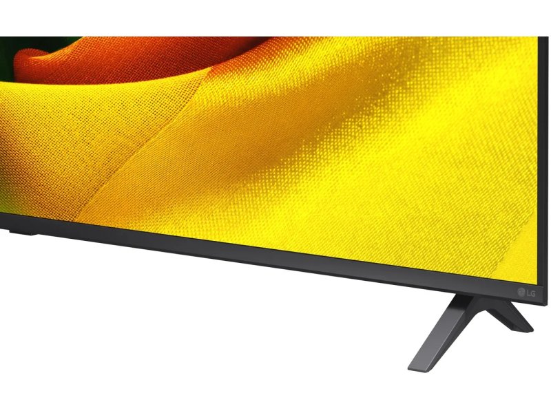 LG 50NU900B6LA — вид сбоку с подставкой, тонкий профиль корпуса и нижняя часть с логотипом LG