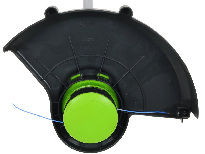 Greenworks GST5033 &mdash; защитный кожух и зелёная катушка с леской, вид изнутри