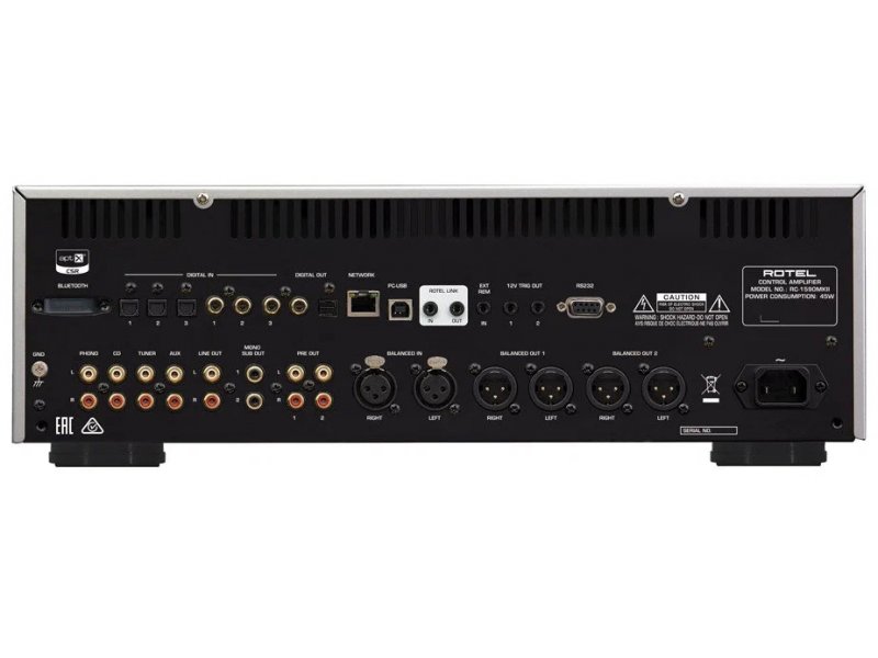 Тыловые подключения: XLR In/Out, цифровые входы/выходы, PC-USB, Sub Out