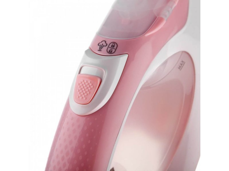 Brayer BR4080 — паровые отверстия в керамической подошве крупным планом