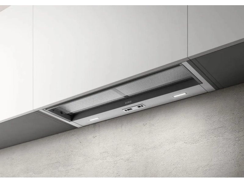 Elica Ciak 2.0 S GR/A/90 встроена в навесной кухонный шкаф минимальный выступ в интерьере