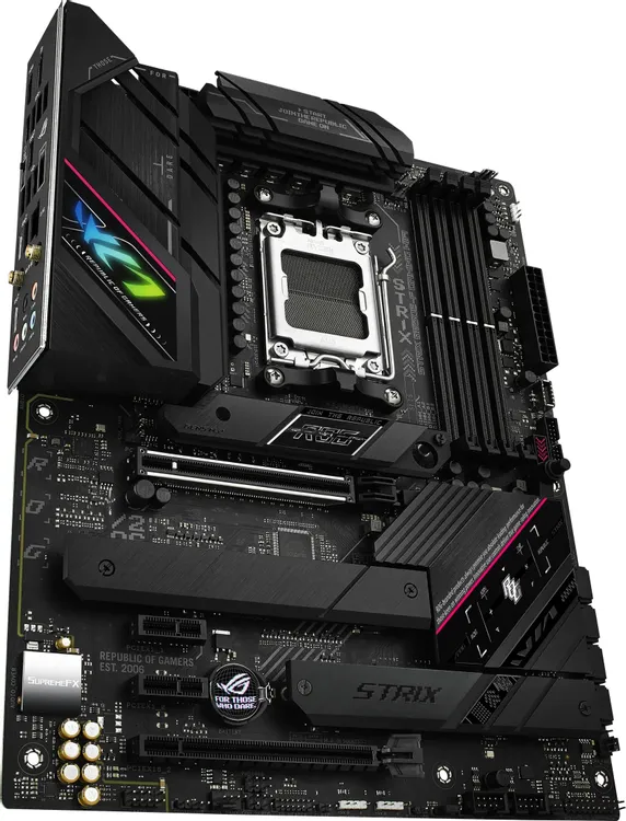 ASUS ROG STRIX B650E-F GAMING WIFI задняя панель I/O порты USB Wi-Fi антенна