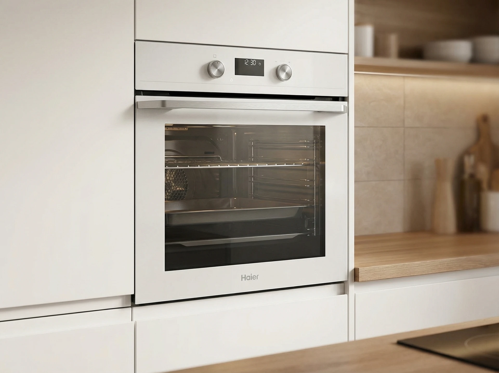 Haier HOQ-K5AAN3GW в интерьере кухни &mdash; встраиваемый духовой шкаф белый в кухонном гарнитуре