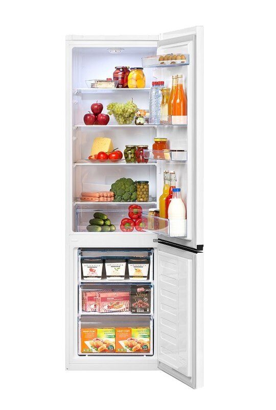 Beko B1RCSK312W двухкамерный холодильник с открытыми дверцами и заполненными полками