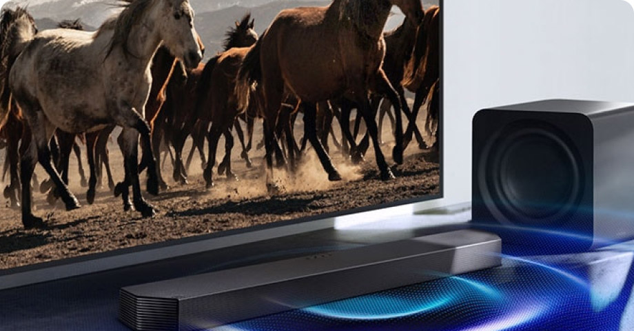 Samsung HW-Q990F с телевизором и сабвуфером — полная домашняя аудиосистема