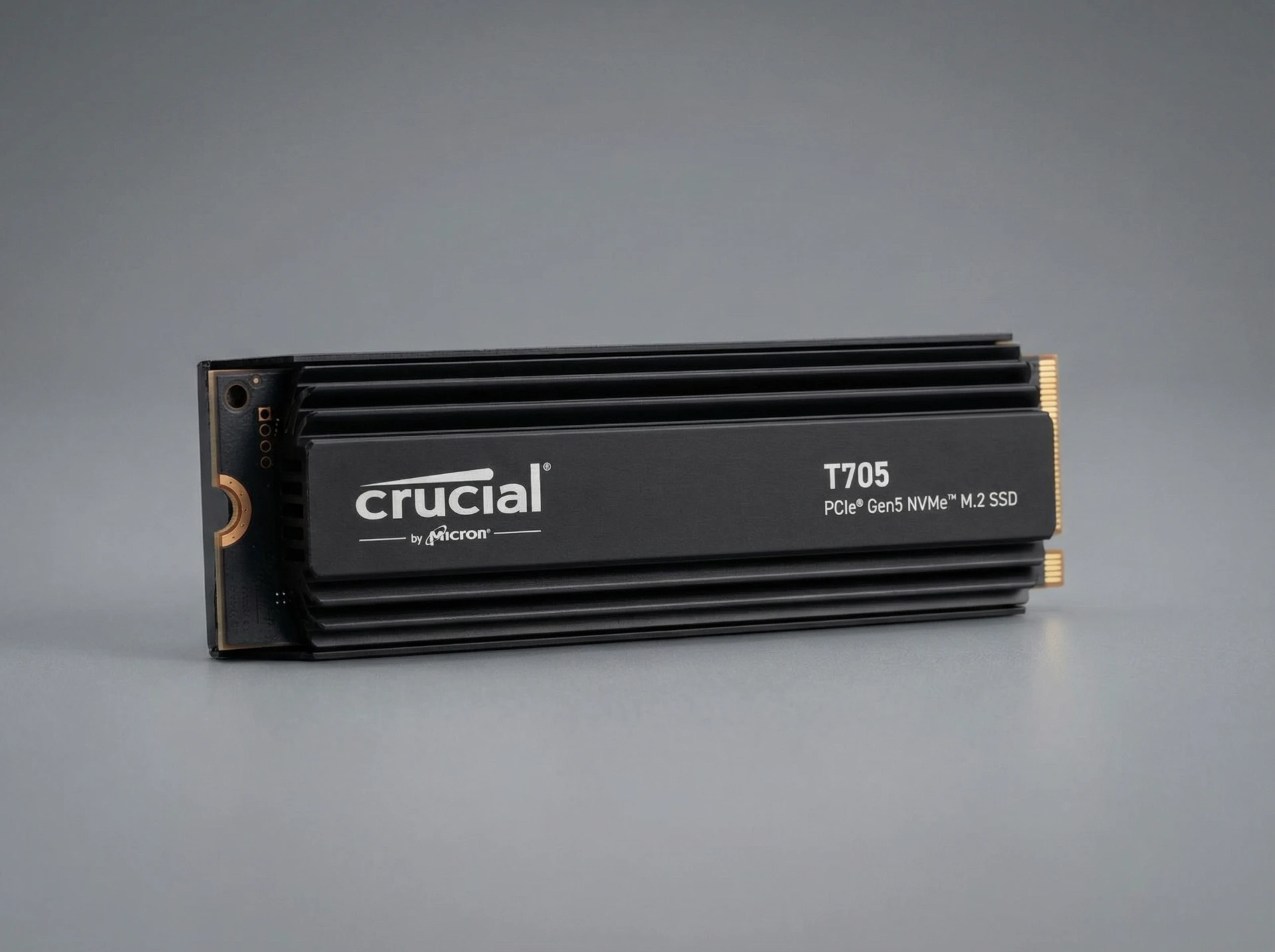 SSD накопитель Crucial T705 1ТБ, M.2 2280, PCIe 5.0 x4, [CT1000T705SSD5] - фото в интерьере