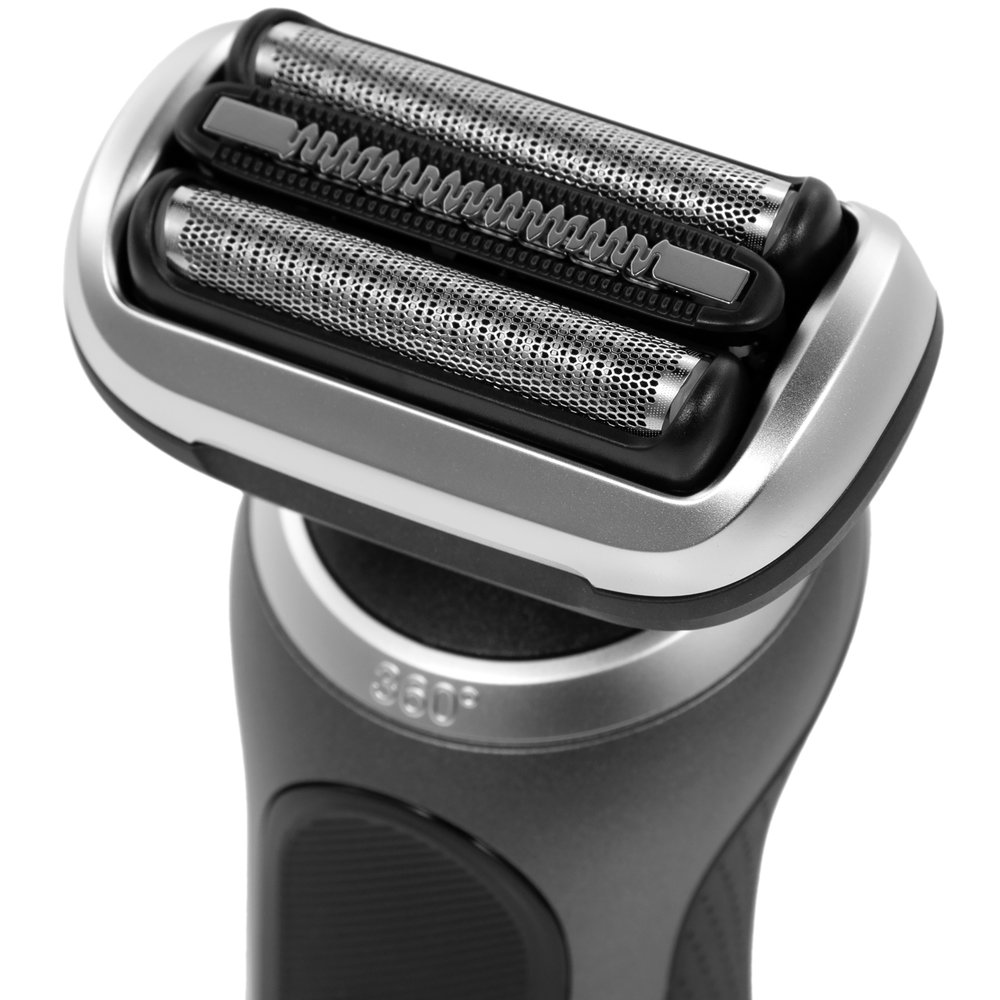 Braun 72-G1200s крупный план бреющей головки &mdash; две металлические сетки и центральный режущий элемент 74S