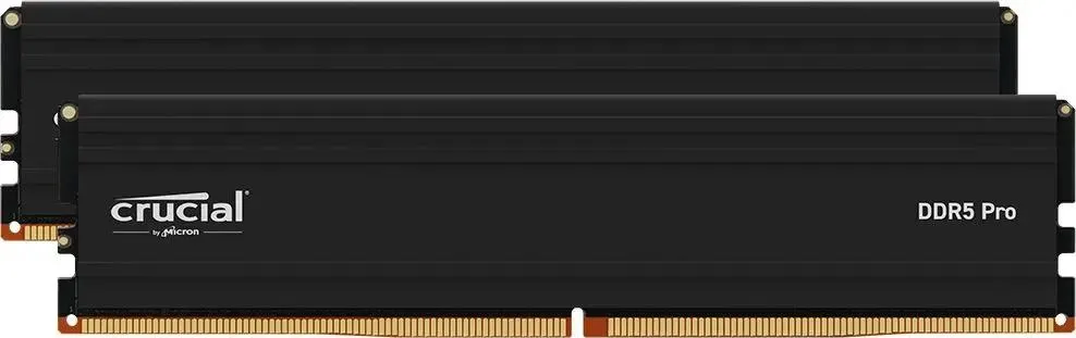 Crucial Pro CP2K16G56C46U5 DDR5 32 ГБ модули с чёрным радиатором крупный план