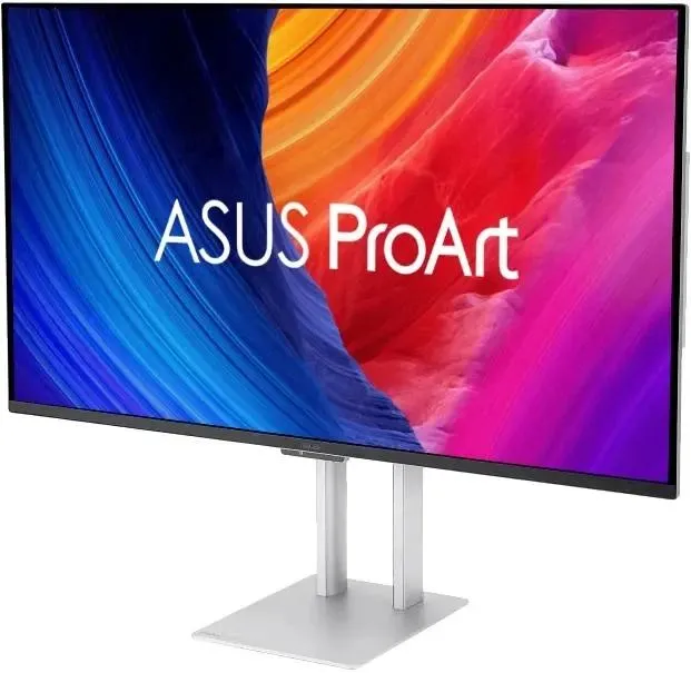 ASUS PA32UCDM вид спереди под углом, металлическая подставка и тонкий профиль корпуса