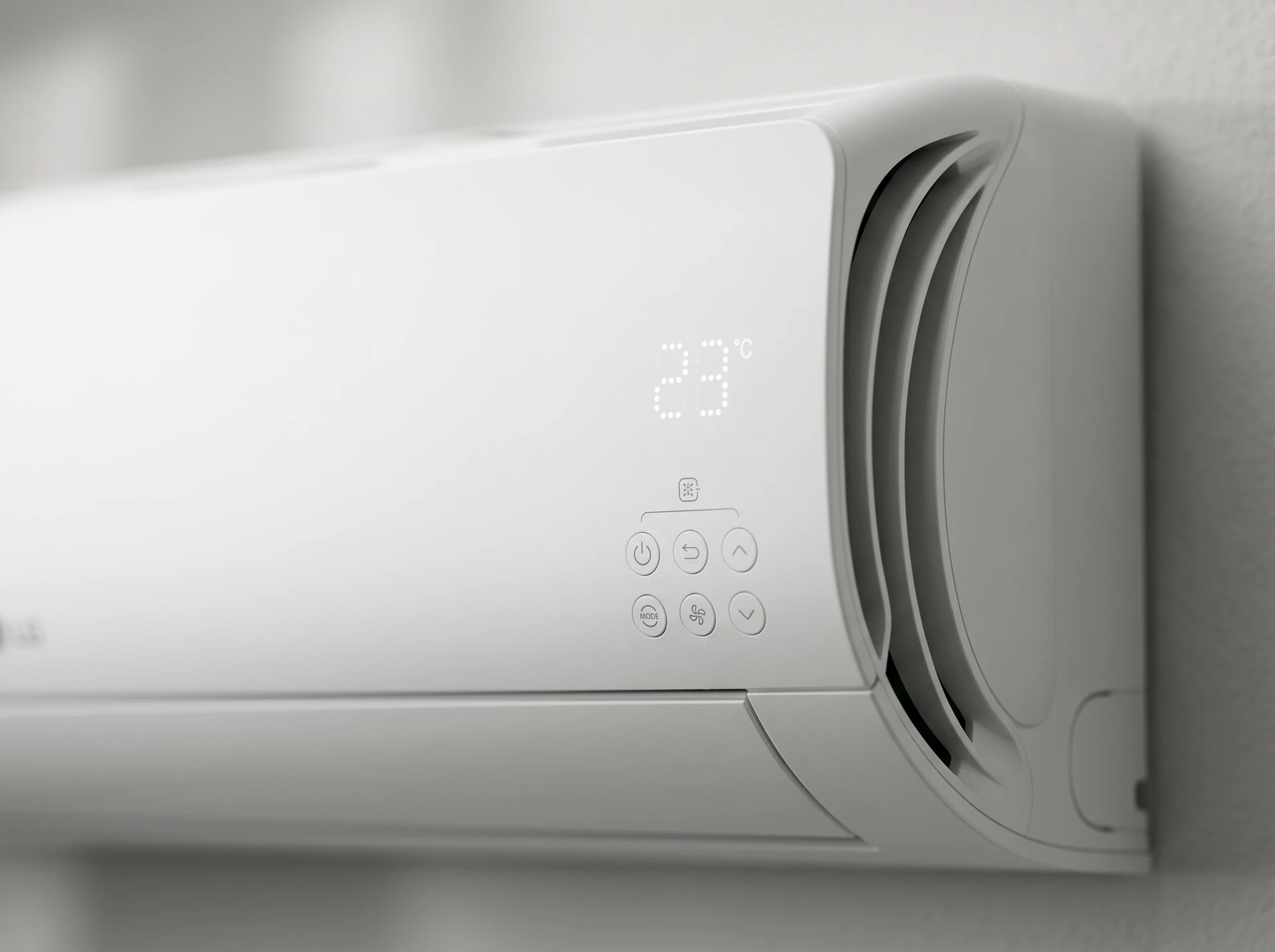 LG ProCool B24TS в интерьере &mdash; настенный монтаж, открытая жалюзийная панель