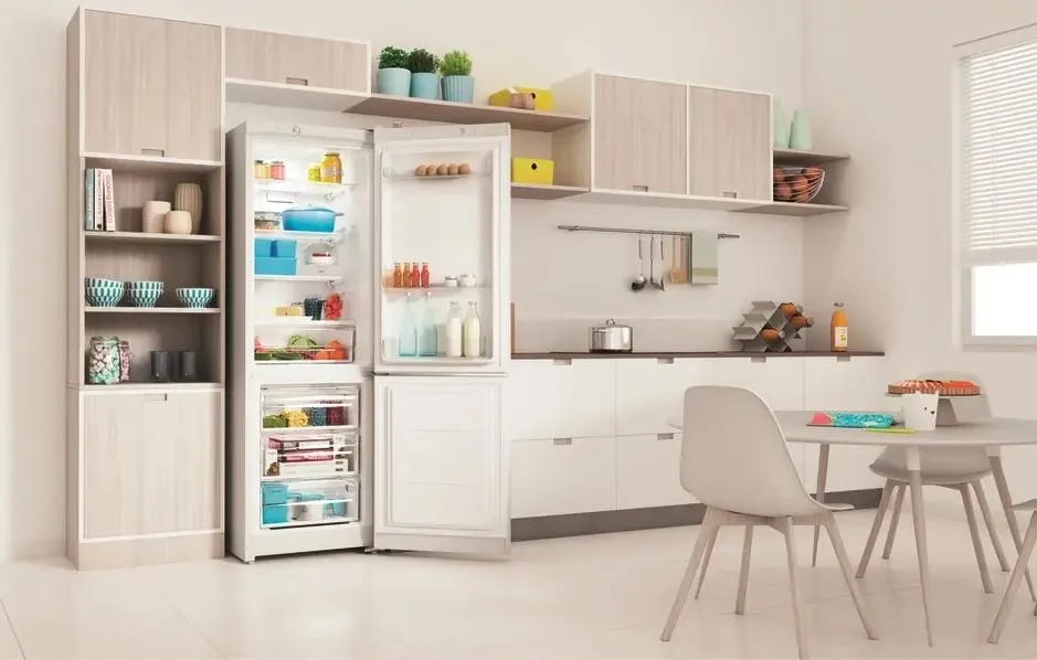 Indesit ITR 4180 W вид сбоку габариты 185 × 60 × 64 см