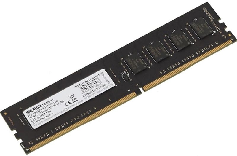 AMD Radeon R7 Performance R748G2133U2S-UO DDR4 8 ГБ модуль вид сверху с микросхемами памяти