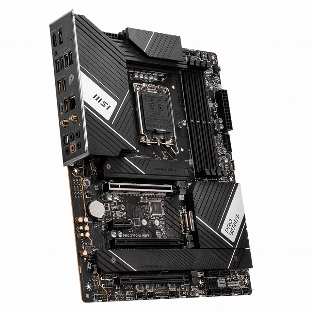 MSI PRO Z790-A WIFI общий вид платы слоты PCIe и зона чипсета
