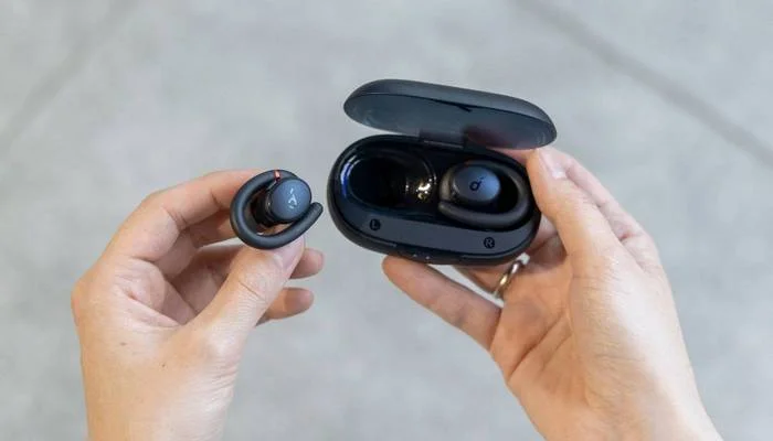 Anker Soundcore Sport X10 &mdash; зарядный кейс и Bluetooth 5.2