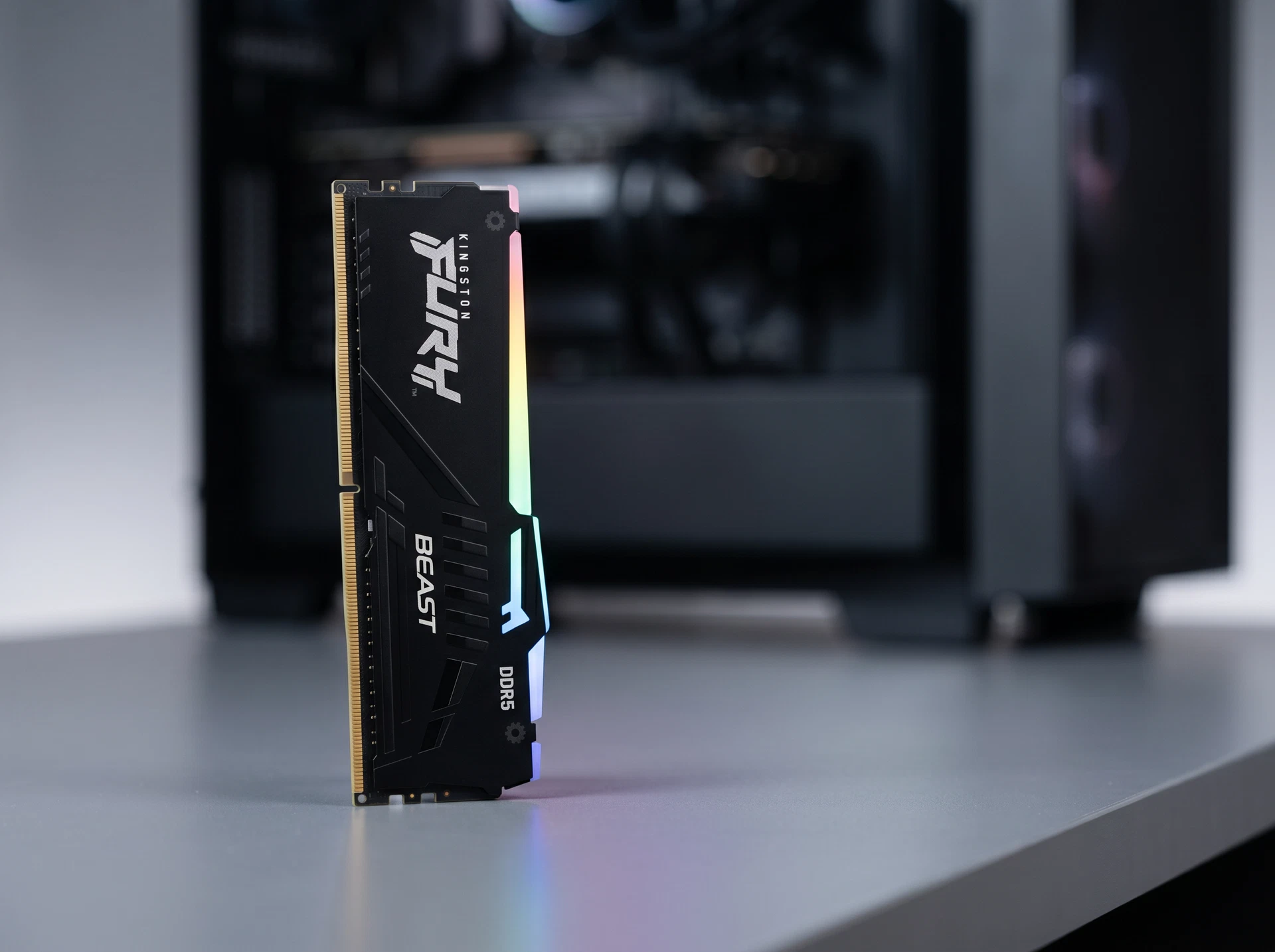 Оперативная память Kingston Fury Beast Black RGB EXPO KF560C30BBEA-16, DDR5 1х 16ГБ 6000 МГц, DIMM, RTL - фото в интерьере