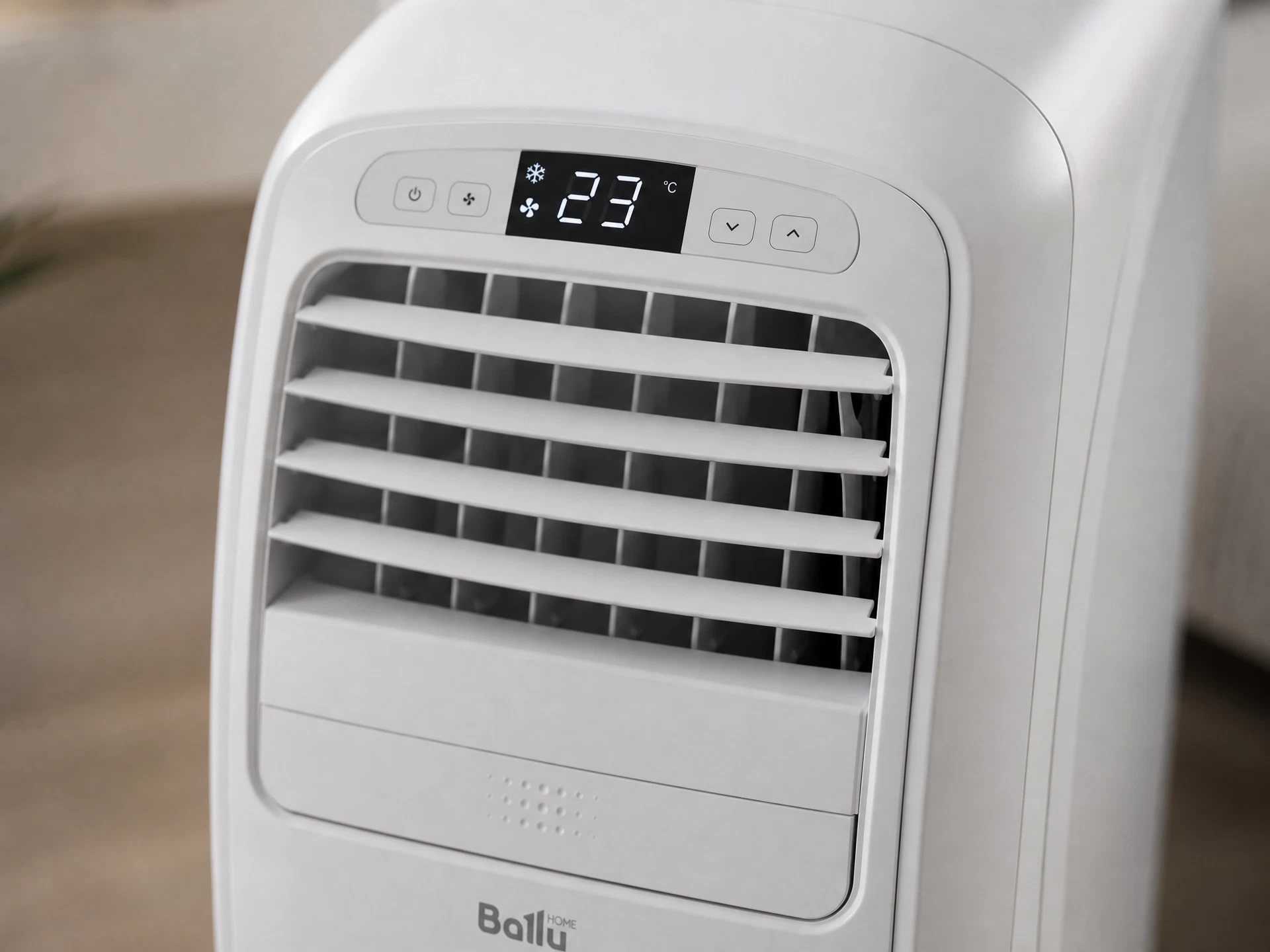 Ballu Smart Pro BPAC-20 CE_20Y в интерьере, демонстрация размещения у окна с выводом шланга