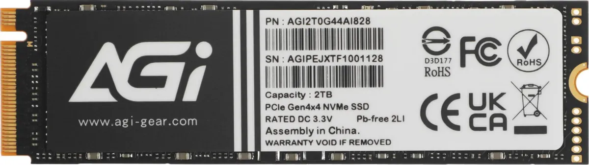 AGI AI828 2 ТБ PCIe Gen4x4 — лицевая сторона с логотипом AGI, сертификатами FCC и RoHS