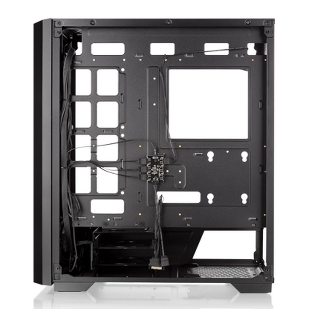 Raijintek PONOS MS4 внутреннее устройство — монтажные площадки, отсеки накопителей, организация кабелей
