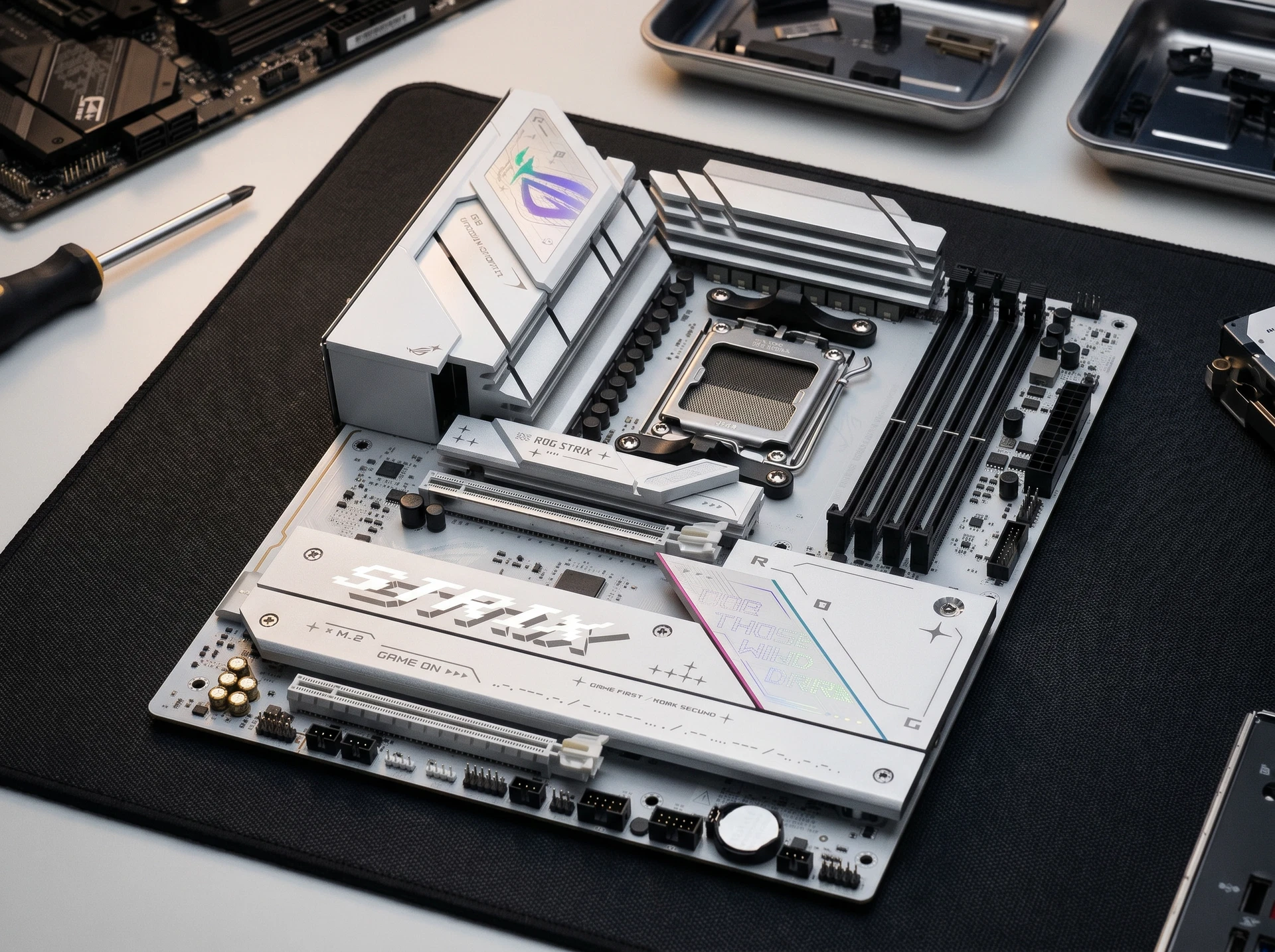 Материнская плата Asus ROG Strix B850-a Gaming Wifi, Socket AM5, AMD B850, ATX, RTL [90MB1J50-M0EAY0] - фото в интерьере