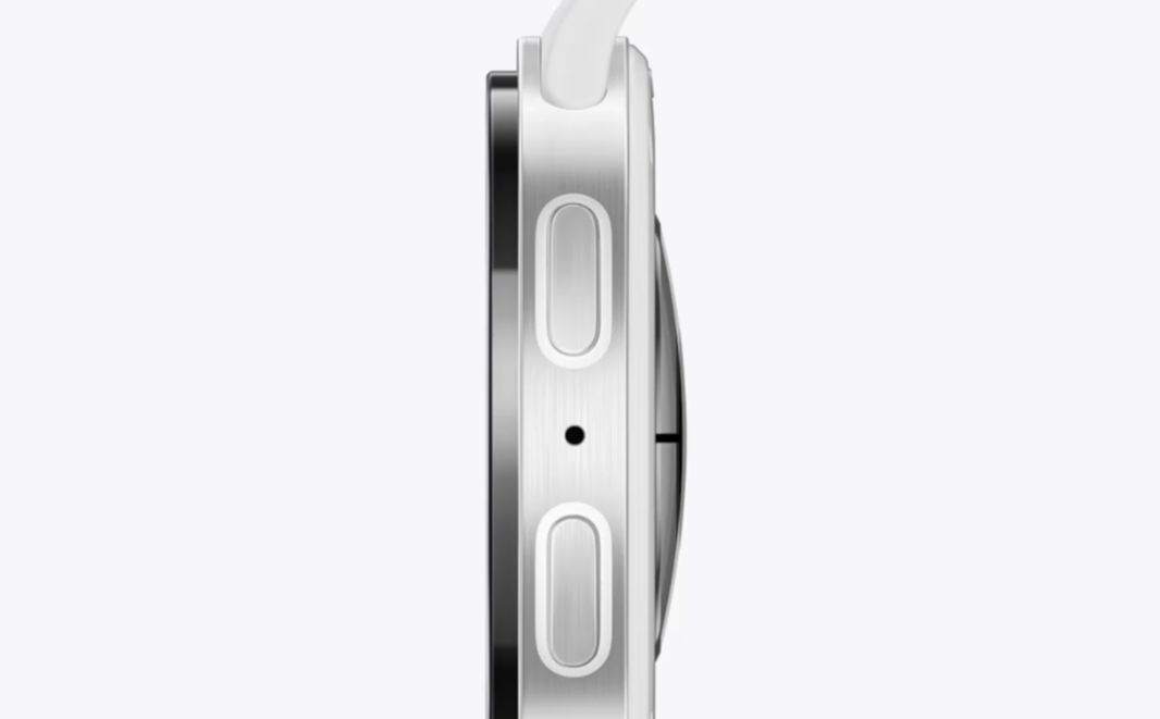 Боковой профиль Galaxy Watch8 &mdash; корпус, кнопки управления и тонкий дизайн Cushion Design