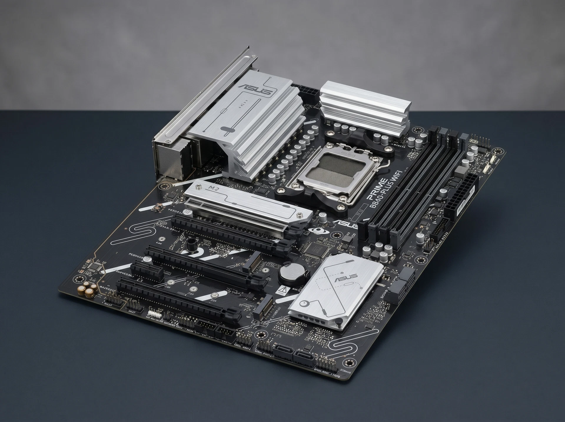 Материнская плата Asus Prime B840-plus Wifi, Socket AM5, AMD B840, ATX, RTL [90MB1IZ0-M0EAY0] - фото в интерьере